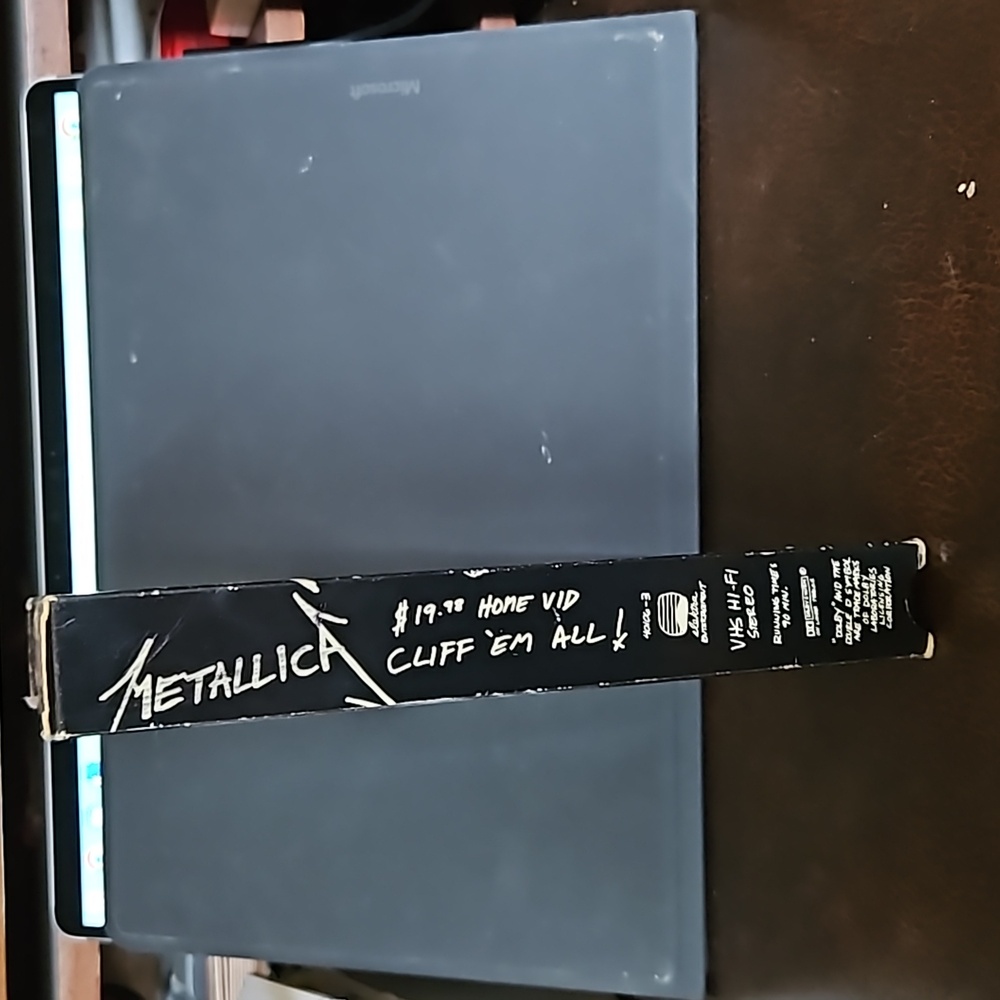 Metallica $19.98 Home Vid Cliff 'em All! - Picture 3 of 13